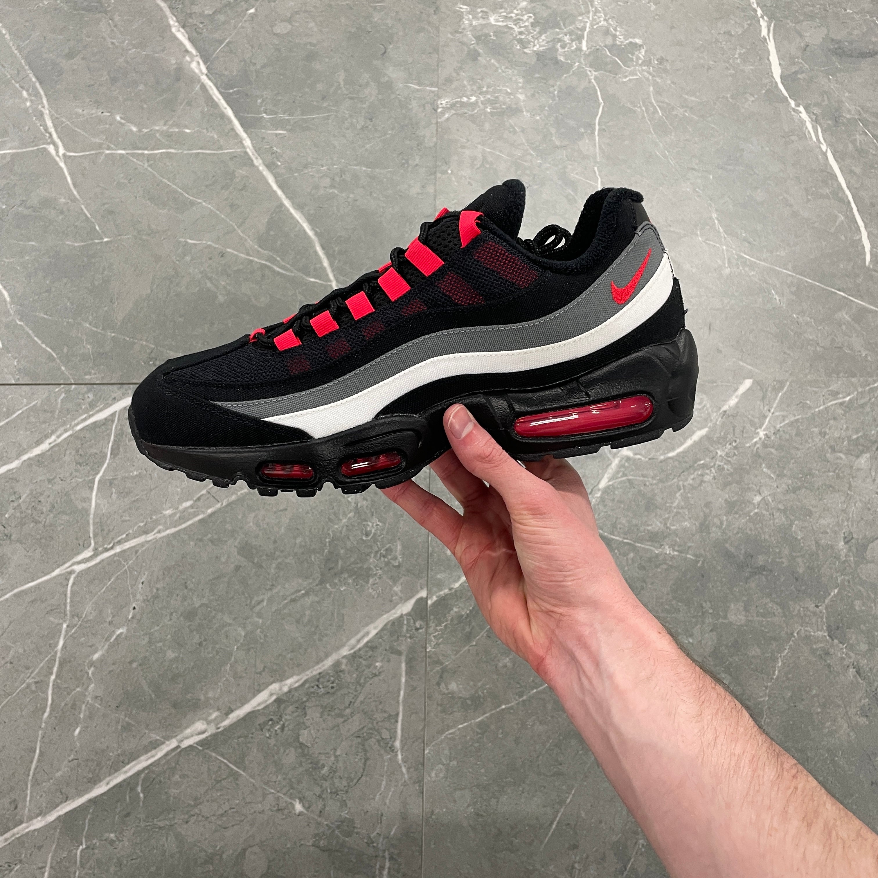 Nike Air Max 95 - Black/Red (Custom)