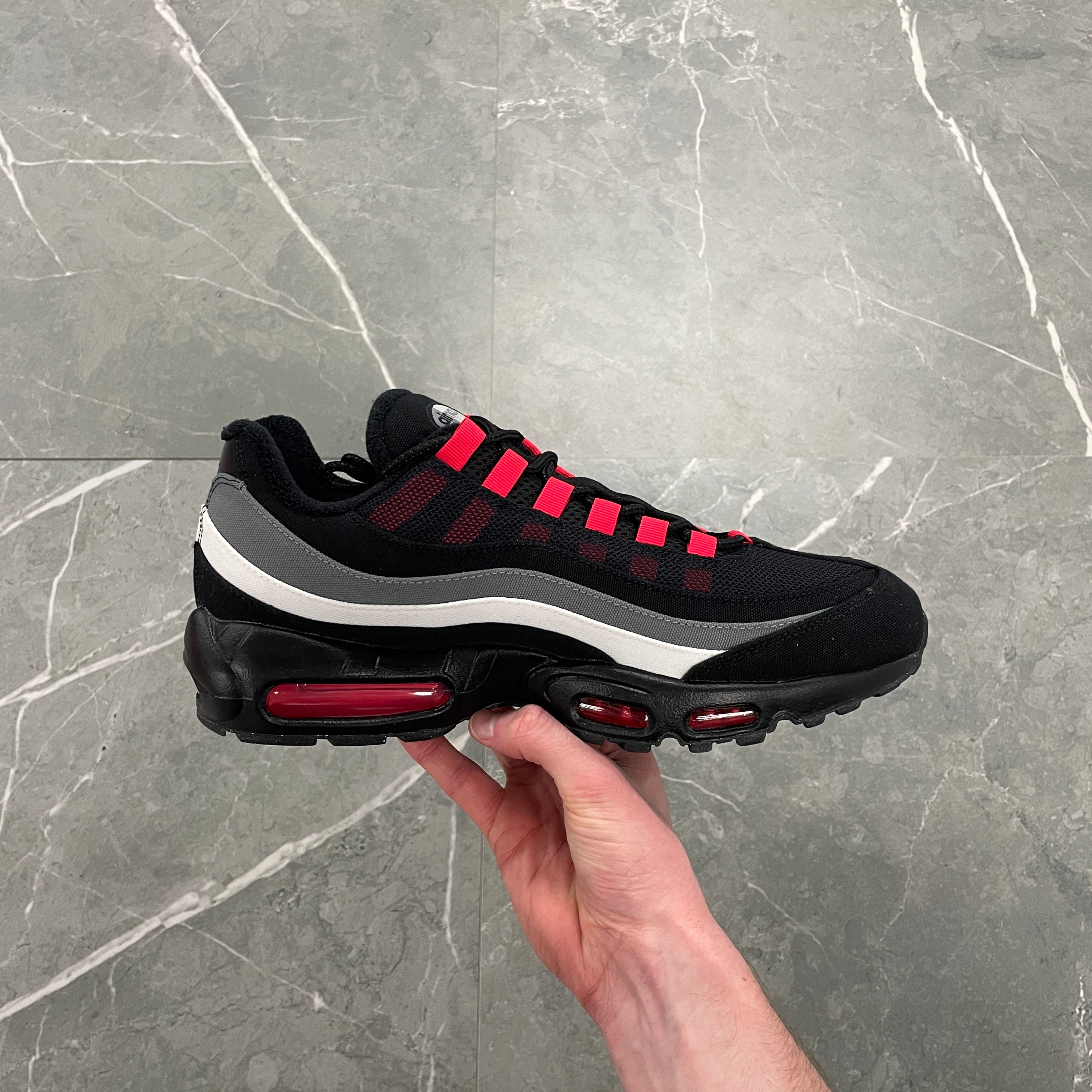 Nike Air Max 95 - Black/Red (Custom)